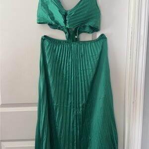 Elegant Green Pleated Skirt